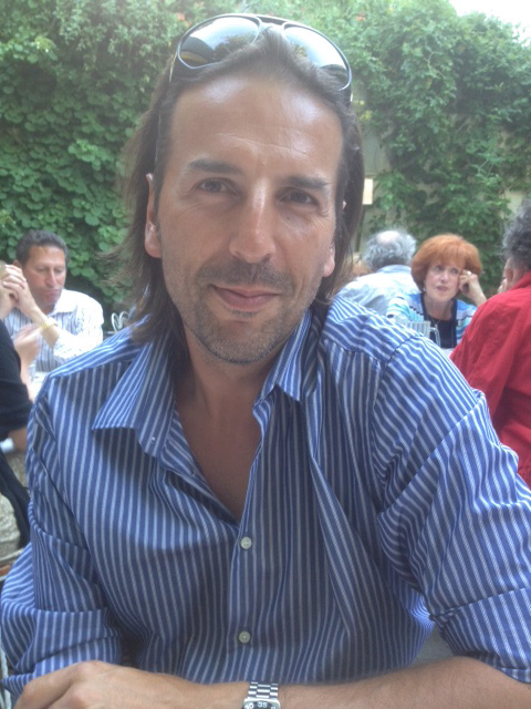 %_tempFileNamelinkedin_photo%